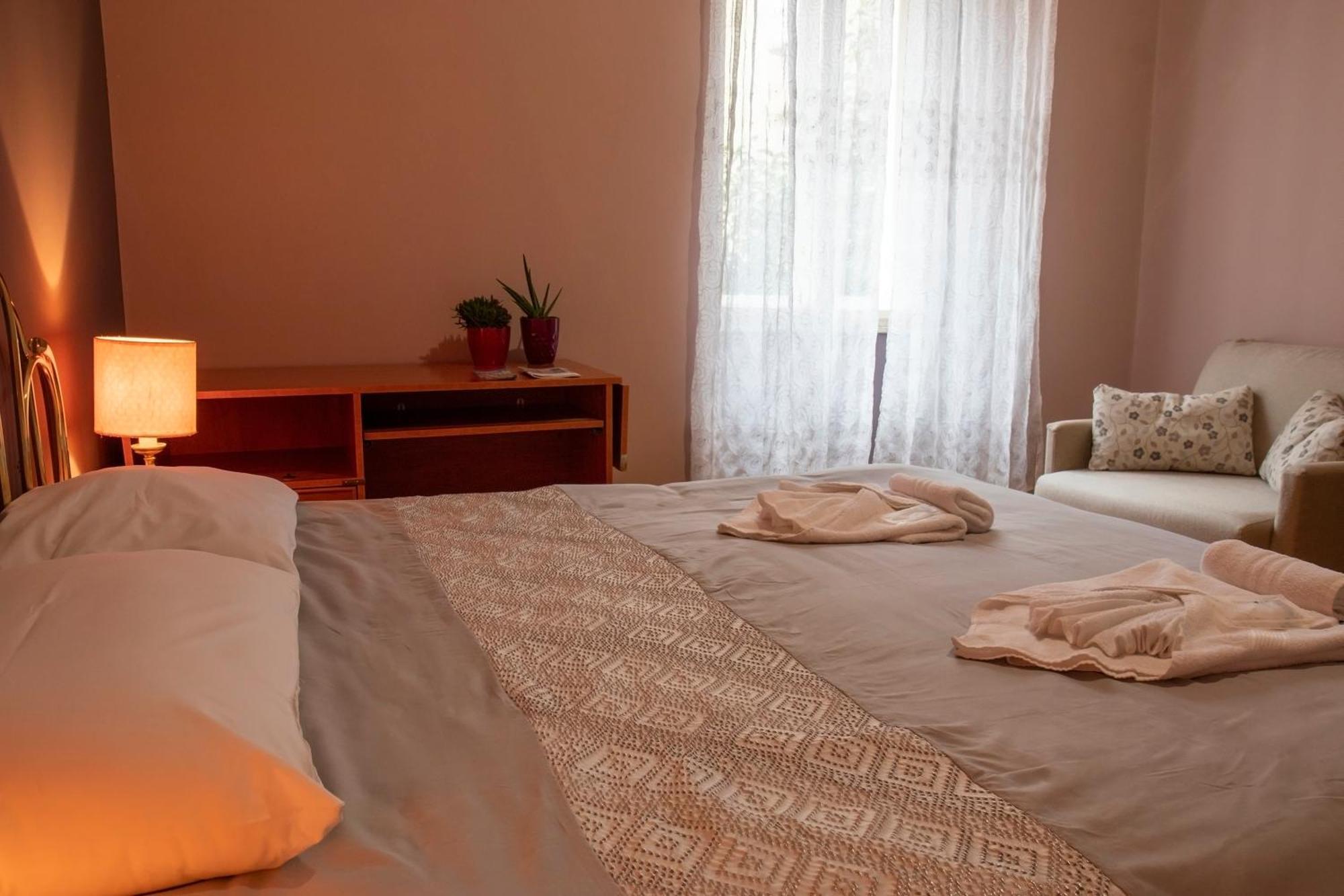 Hostel Teatro Триест Экстерьер фото