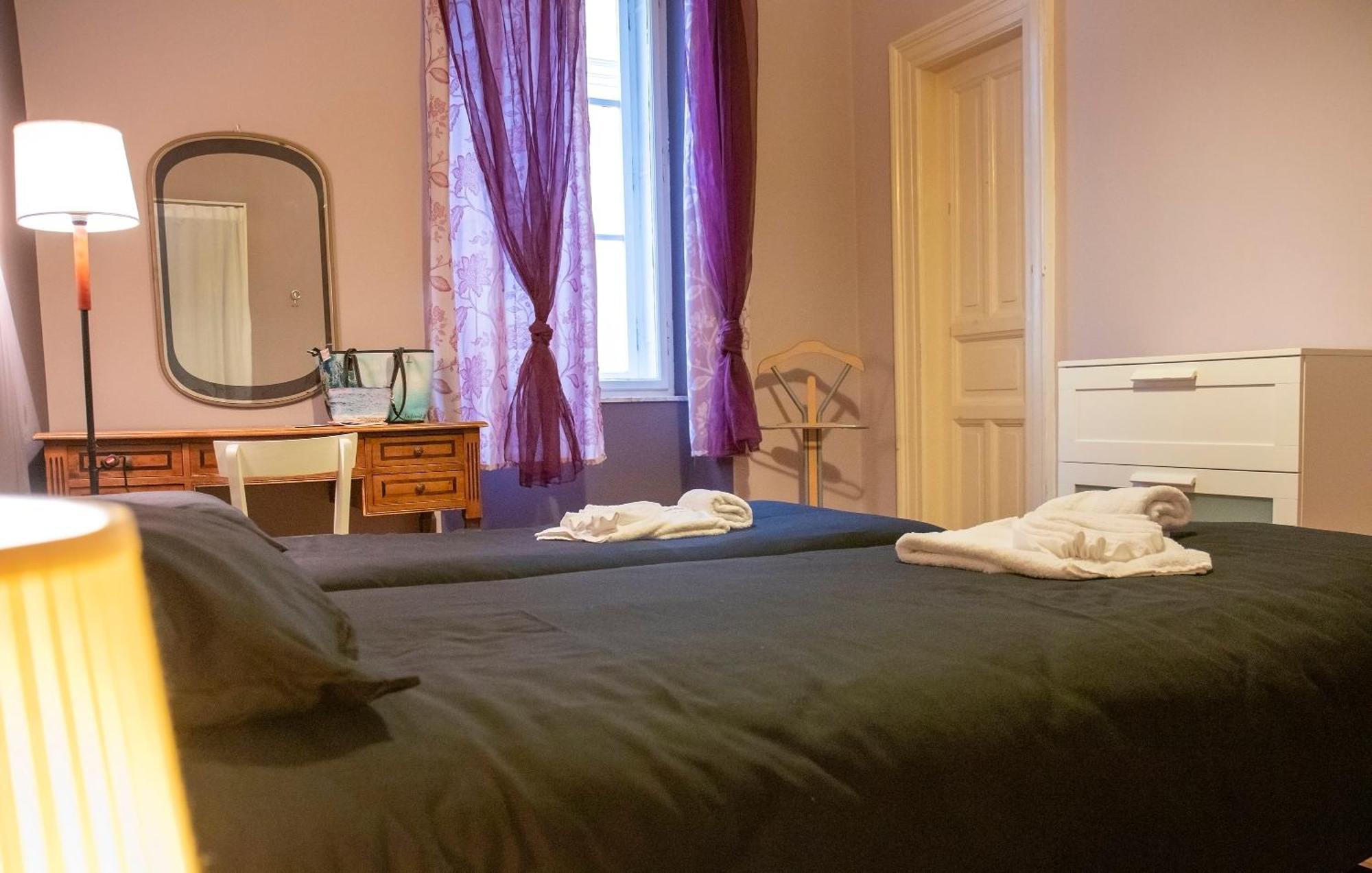 Hostel Teatro Триест Экстерьер фото